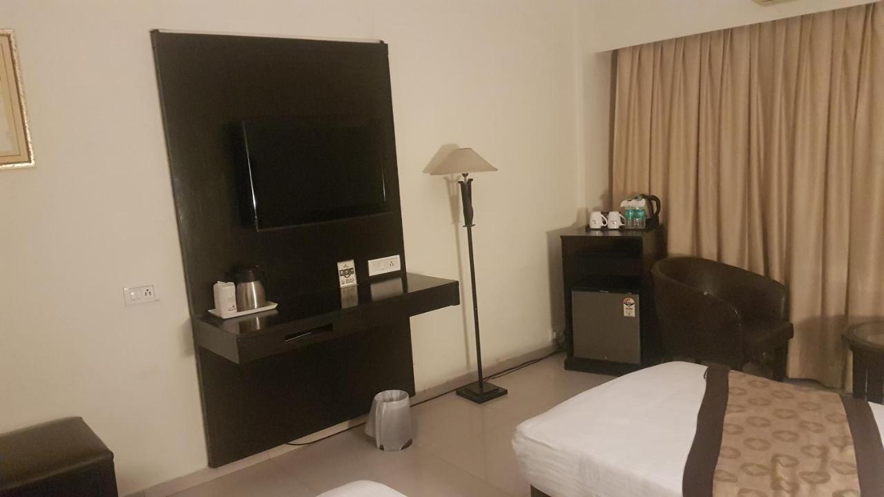 נייניטל Oyo 23298 Hotel Uttaranchal Inn מראה חיצוני תמונה